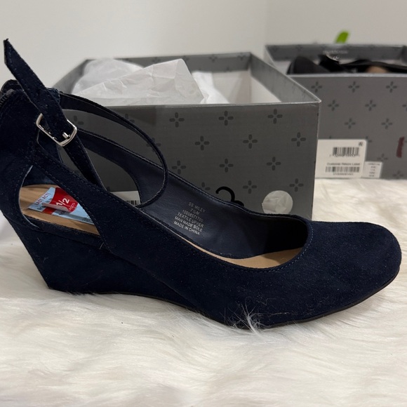 Sun+Stone 2 pair bundle of Black and Navy size 7.5 strap wedge suede shoes  NWT - Picture 3 of 3